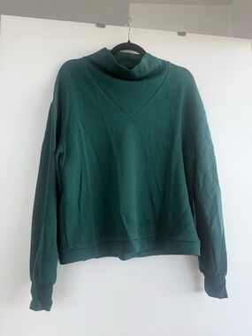Varley Betsy Sweatshirt Forest Green Mock Neck Pullover Sweatshirt